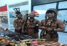 Índios Pataxós fazem exposição em Varginha
