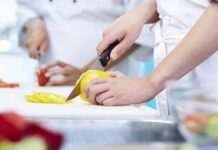 UAI tem 21 vagas de emprego disponíveis nesta quarta, 4 cozinheira