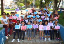 Alunos participam de oficina de xilogravura na Biblioteca Pública de Varginha
