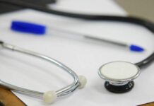 Nova lista de doenças do trabalho inclui covid-19, burnout e câncer medicos