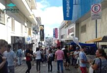 Comércio de Varginha faz horário especial para a Black Friday Centro de Varginha comércio