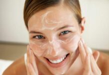 Conheça os benefícios da esfoliação facial em casa