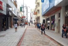 Revitalização do centro: avenida Presidente Antônio Carlos está em obras rua