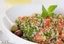 Conheça a verdadeira receita do tabule árabe. Veja o passo a passo