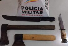 Homem é preso com armas brancas que dizia ser para defesa pessoal