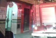 Hotel multifamiliar pega fogo no centro de Varginha nesta madrugada