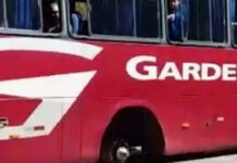 Ônibus perde roda e assusta passageiros no Sul de Minas Ônibus quebrado