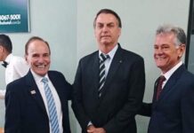 Prefeito e vice-prefeito de Varginha recebem Presidente Jair Bolsonaro no aeroporto da cidade bolsonaro em varginha