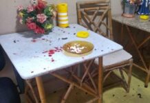 Homem é preso após agredir mulher com garrafa em bar Mulher agredida