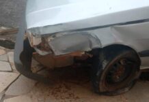Ladrão rouba carro em Varginha e bate em poste após tentar fugir da PM carro roubado