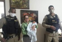Policiais militares salvam bebê engasgado em Varginha PM socorre bebê