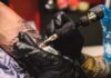 Veja as regras para funcionamento de centros de estética e estúdios de tatuagens Estúdio de Tatuagens