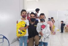 Polícia Militar realiza entrega de brinquedos e doações no bairro Novo Tempo em Varginha Policia Militar entrega brinquedos e doacoes em Varginha