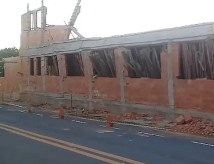 igreja-desaba Igreja em construção