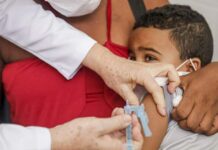 Campanha de Multivacinação para crianças e adolescentes tem início em Varginha Vacina em criança