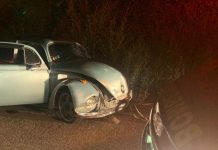 Fusca capota na estrada do Lagamar e duas pessoas ficam feridas Fusca