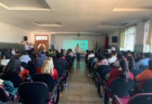 Merendeiras de escolas e Cemeis da rede municipal passam por capacitação Treinamento