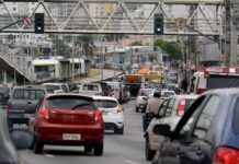 Motoristas terão que apresentar registro de licenciamento do veículo em novembro Registro de Licenciamento de veículo Minas Gerais
