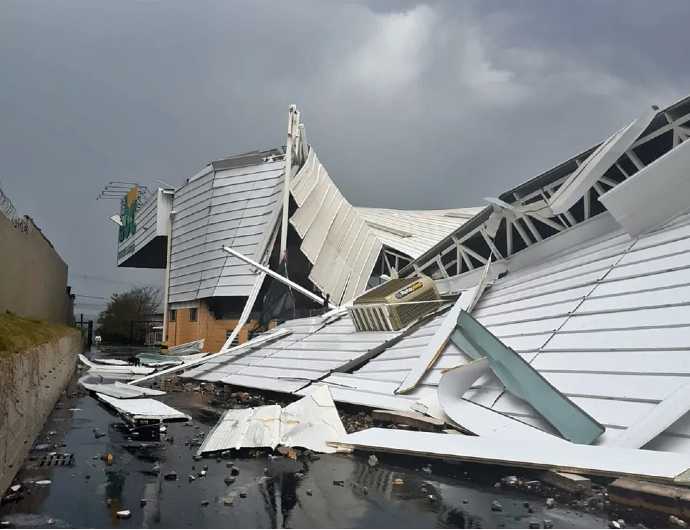 supermercadoabc-varginhadigital Chuva