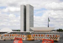 Esplanada dos Ministérios é isolada após caminhoneiros planejarem invasão Esplanada dos Ministérios