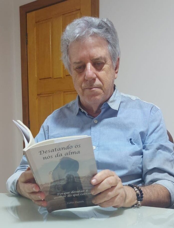 escritor varginhense Fabio Papale Escritor varginhense Fabio Papale