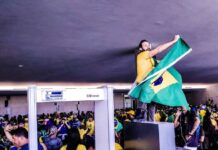 Após depredação em Brasília, Lula determina intervenção na área de segurança pública Extremistas