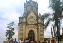 Alunos da Escola Estadual Brasil visitam o Cemitério Municipal Escola Brasil visita cemitério de Varginha
