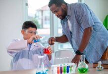 Inscrições para Especialização gratuita EaD da UEMG em Ensino de Ciências terminam amanhã especialização gratuita ead ciências uemg