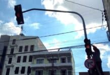 Prefeitura realiza manutenção em semáforo