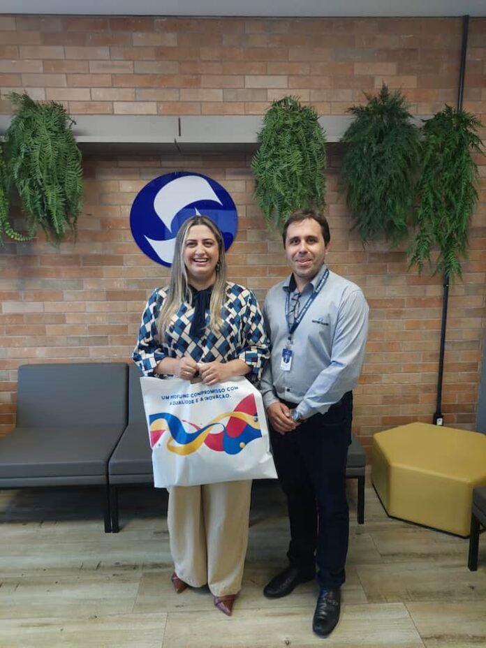 A Secretária Municipal de Desenvolvimento Econômico de Varginha, Cinthia Silva, se reuniu com os diretores da empresa Electro Plastic. A Secretária Municipal de Desenvolvimento Econômico de Varginha, Cinthia Silva, se reuniu com os diretores da empresa Electro Plastic.