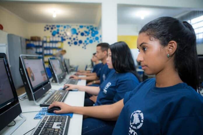 Cursos gratuitos para adolescentes varginha