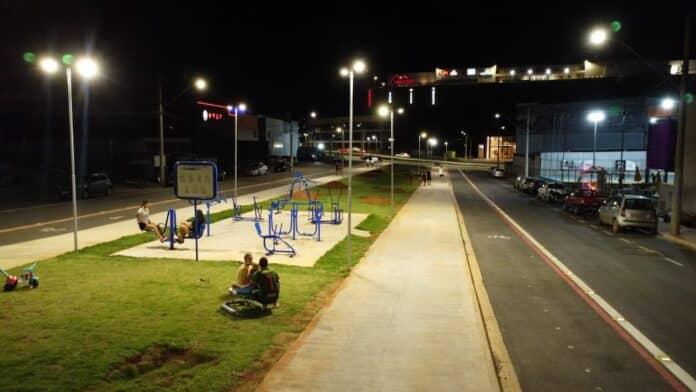 iluminação pública varginha philips.jpg