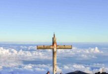 Mochileiros de Minas: Casal de Varginha sobe o Pico da Bandeira Mochileiros de Minas
