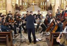 Vídeo: Orquestra Filarmônica de Varginha se apresenta em Campanha (MG) Orquestra Filarmônica de Varginha se apresenta em Camapanha (MG)