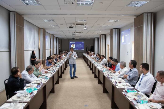Reunião do Cesul recebe o pré-candidato à prefeitura de Varginha Leonardo Ciacci Reunião do Cesul recebe o pré-candidato à prefeitura de Varginha Leonardo Ciacci