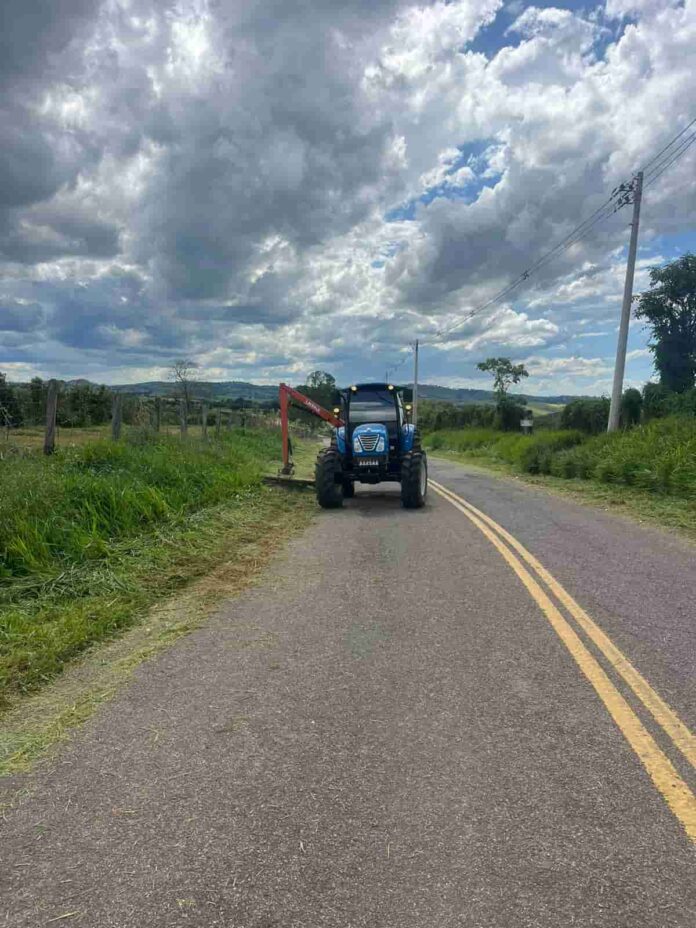 Prefeitura realiza melhorias em estrada que liga Varginha a Monsenhor Paulo