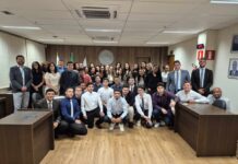 Estudantes de Direito vivenciam experiência de Julgamento Simulado no Fórum de Varginha Os alunos do Curso de Direito tiveram a experiência participar de um Julgamento Simulado no Fórum de Varginha.