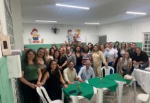Prefeito Vérdi recebe homenagem de alunos e servidores Alunos e servidores da CEMEI Maria Amélia fizeram uma homenagem ao Prefeito Vérdi nesta terça-feira (3).