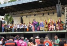 11º Encontro Anual de Folia de Reis de Varginha reúne milhares de pessoas Devotos participam do 11º Encontro Anual de Folia de Reis na Igreja Matriz e no centro de Varginha no último domingo (12).
