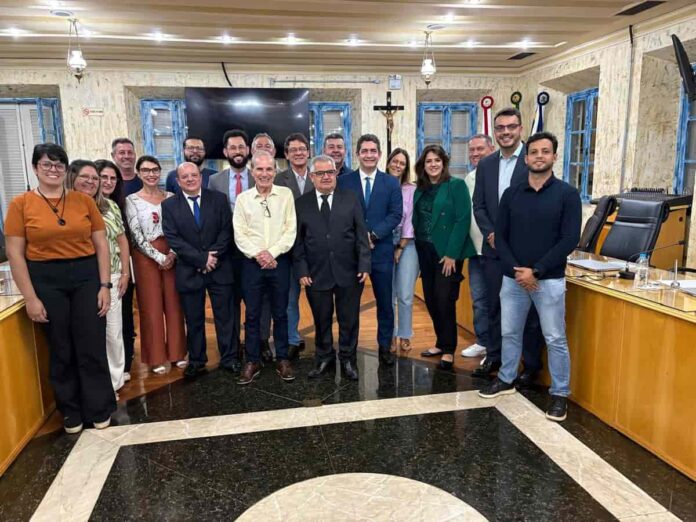 IMG-20250204-WA0020 Prefeito Leonardo Ciacci participa da primeira sessão ordinária da Câmara de Vereadores