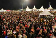 Banho da Dorotéia reúne 10 mil pessoas O Pré-Carnaval de Varginha, o Banho da Dorotéia reuniu cerca de 10 mil pessoas no último sábado no novo centro de eventos.