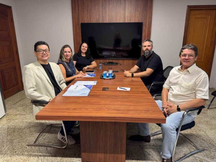 image (4) Presidente da ACIV se reúne com prefeito de Varginha e apresenta propostas de melhorias