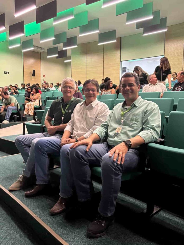 O Prefeito Leonardo Ciacci participou essa semana da aula inaugural no Centro de Excelência do Café (SENAR), localizado no bairro Alto Vale.