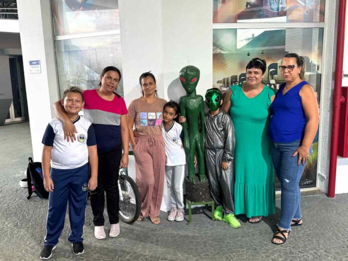 etezinho O Projeto: As Aventuras do Etezinho no Encantado Mundo da Leitura da Escola Municipal São José visitou o Memorial do ET.