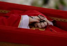 Papa Francisco: velório é aberto ao público no Vaticano, funeral acontecerá no sábado Velório Papa Francisco