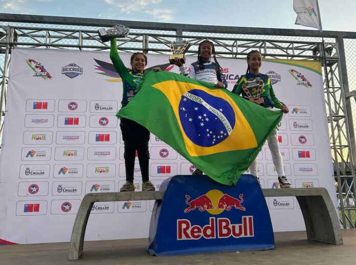 meninas-bmx-varginha Atletas de Varginha brilharam no Campeonato Panamericano de BMX e na Copa Latinoamericana de BMX