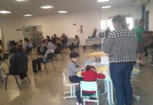 Dezenas de pessoas se vacinaram nesta quarta contra a Influenza Central de Vacinas Varginha