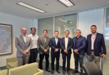 Prefeito busca apoio em BH para obras viárias em Varginha Leonardo Ciacci se reúne com secretário de infraestrutura em Belo Horizonte para tratar da construção de trincheira no trevo do Automóvel Clube e outras melhorias viárias.