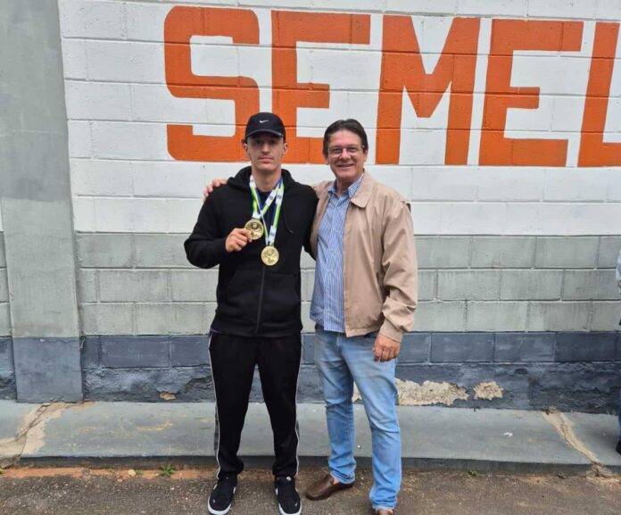 Airton-Pacífico-natacao-varginha-campeao-brasileiro Jovem nadador Airton Pacífico conquista ouro nos 100m livre e borboleta no Campeonato Brasileiro Juvenil.