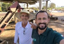 Café da Serra da Canastra: o legado que atravessa gerações Erly Silva ao lado do técnico do Sistema Faemg Senar, parceiro na transformação da produção